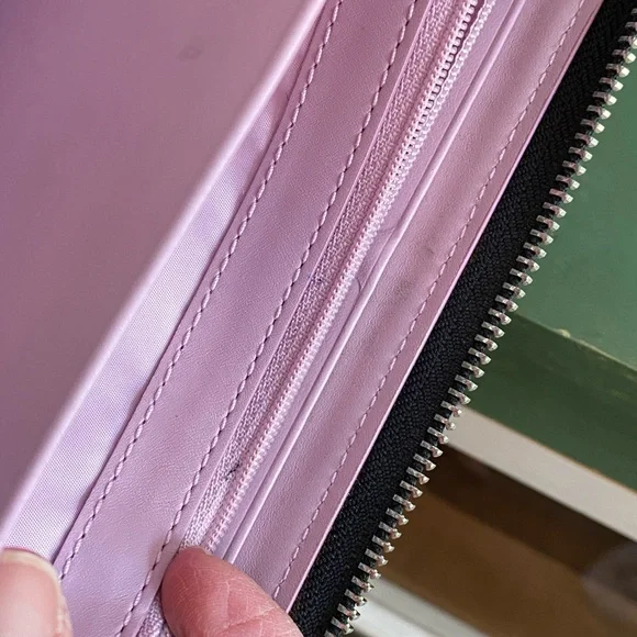 Coach Black Embossed Wallet retails $120 like new - Picture 9 of 9